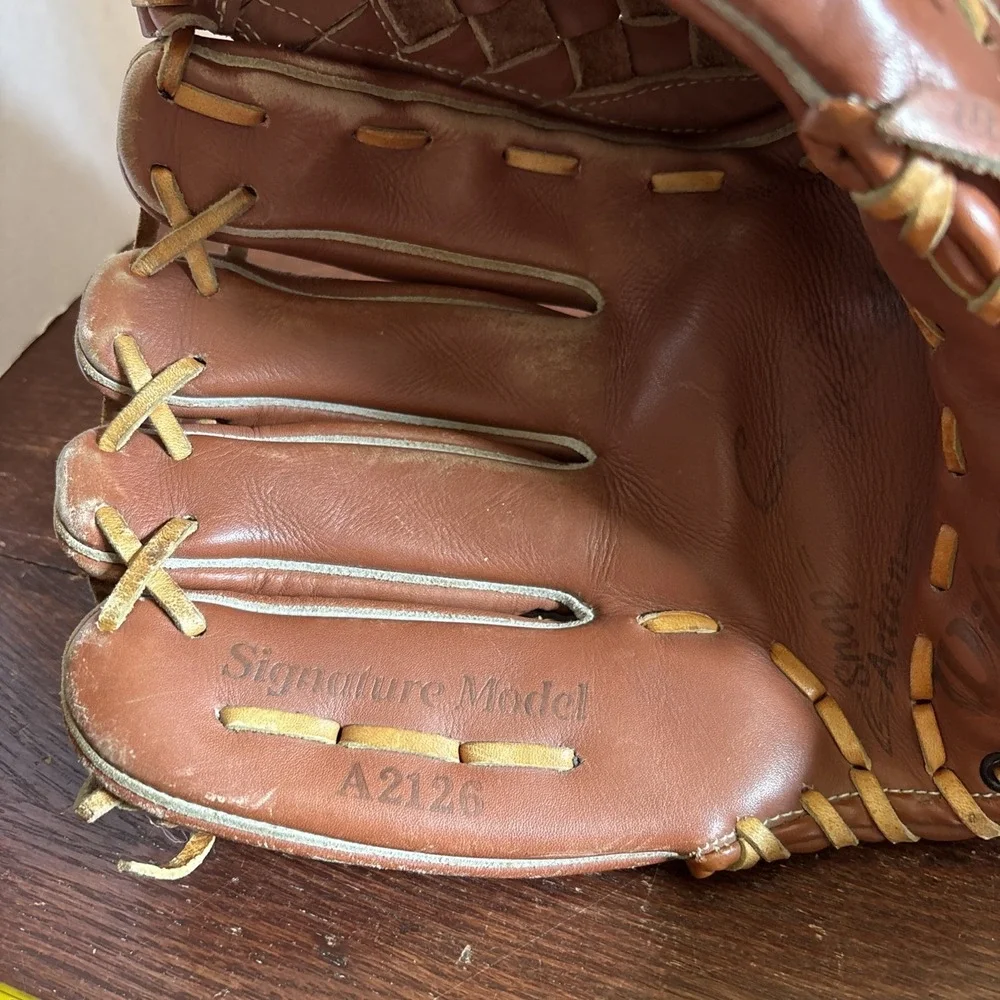 Wilson Baseball Glove Left‎ Hand Throw LHT A2126 George Brett Signature Model